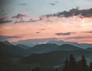 诺维奇球员发挥稳定，全面领先对手